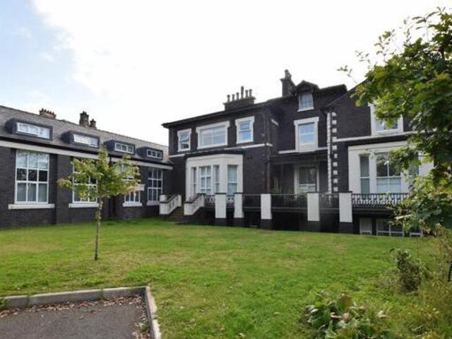 House for sale in Birkenhead, Liverpool City Region
