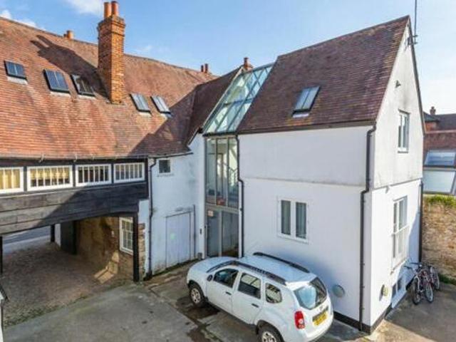 House for sale in Caldecott, Dromore