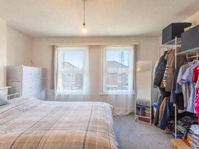 Apartment for sale in Guildford Park, Guildford