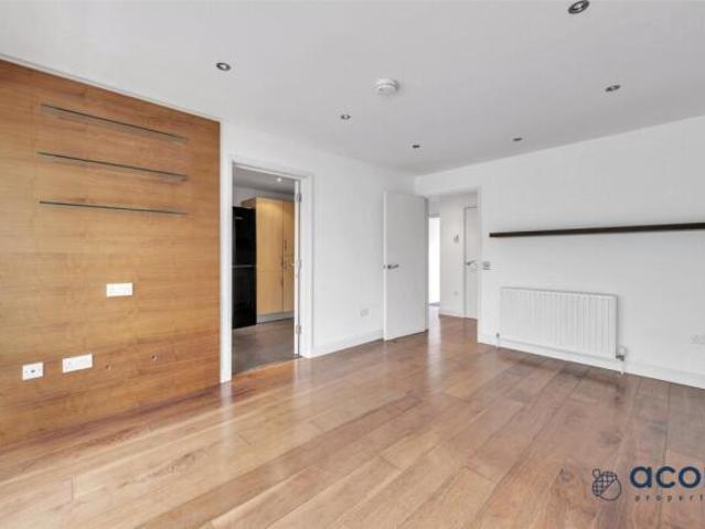 Apartment for sale in Cat Hill, England