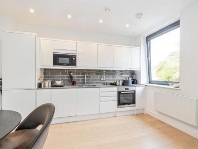 Apartment for sale in Connaught Park, Bushey