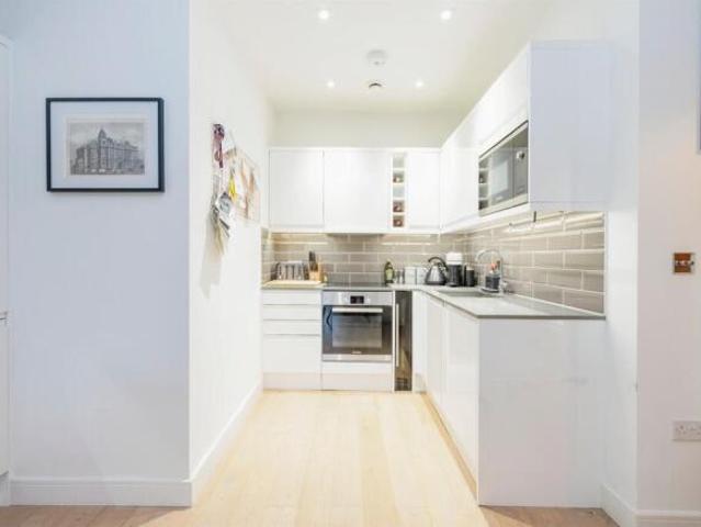 Apartment for sale in Connaught Park, Bushey