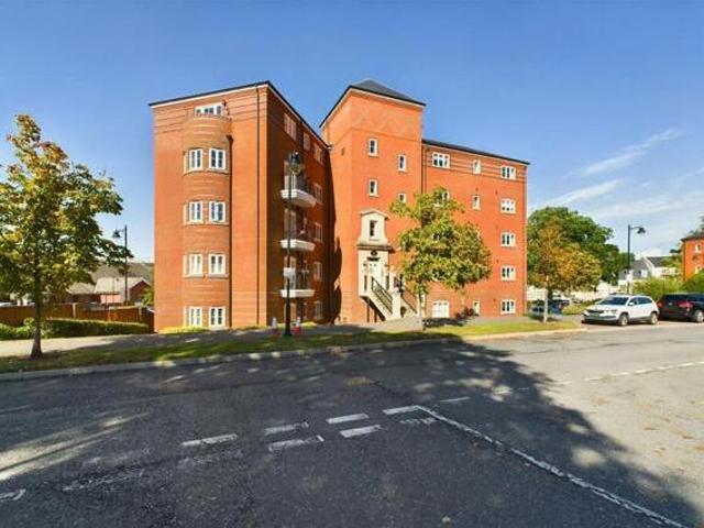 House for sale in Gun Hill Park, Aldershot