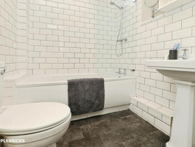 Apartment for sale in Calderstones