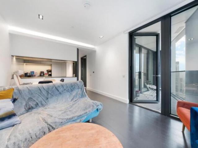 Apartment for sale in Canary Wharf, Greater London