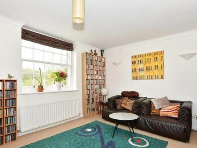 House for sale in Arundel, Clapham