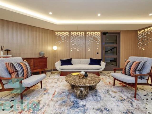 Apartment for sale in Canary Wharf, Greater London
