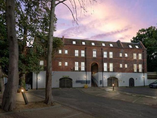 House for sale in Southcourt, Aylesbury