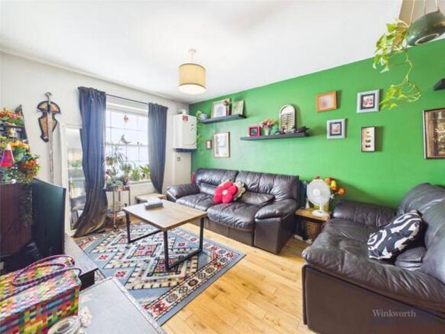 Apartment for sale in Surbiton, Greater London