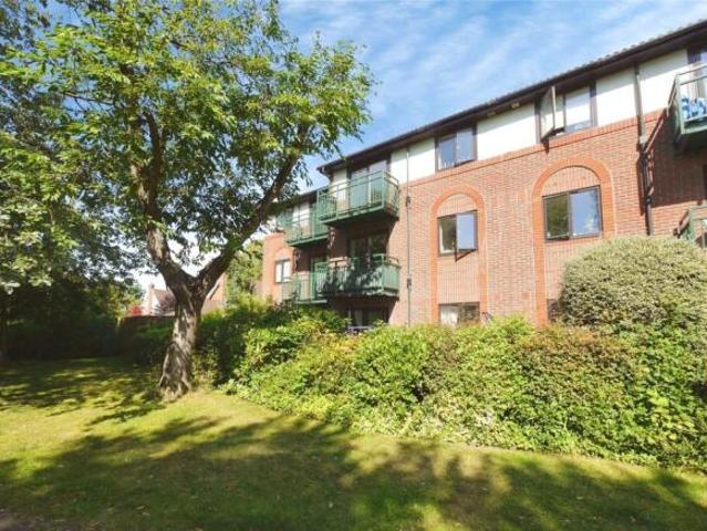 Apartment for sale in Navestock Side