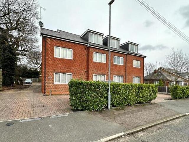 House for sale in Laindon, Essex