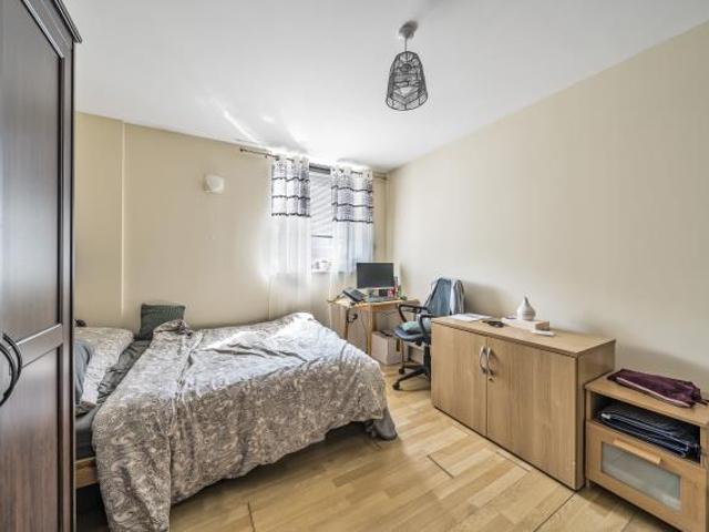 Apartment for sale in Chalvey, Slough