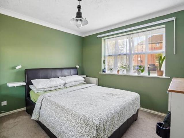 Apartment for sale in Slough
