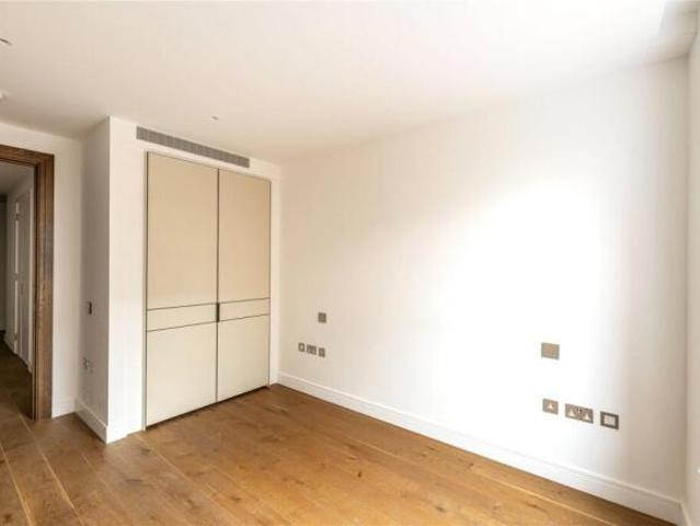 Apartment for sale in Notting Hill, Greater London
