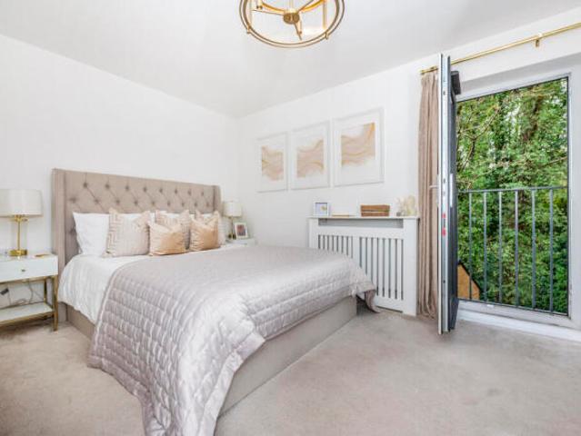 Apartment for sale in Swanscombe, Dartford