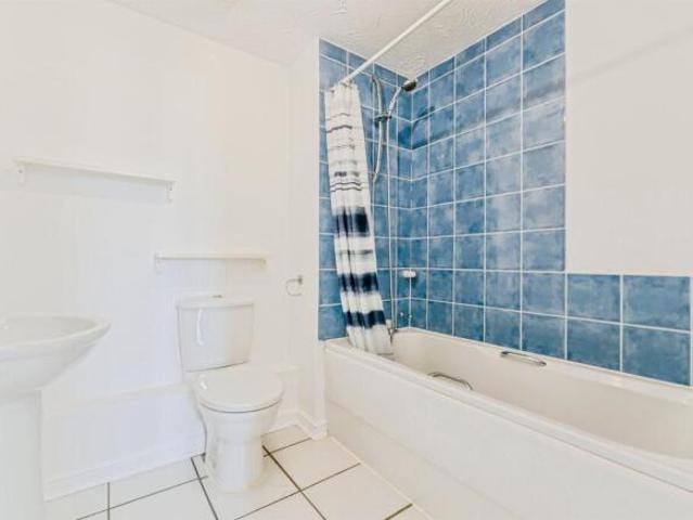 Apartment for sale in Beaufort, Wales