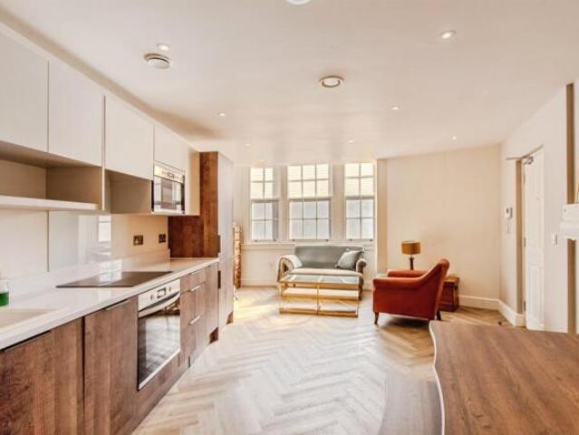 Apartment for sale in Bath, West of England