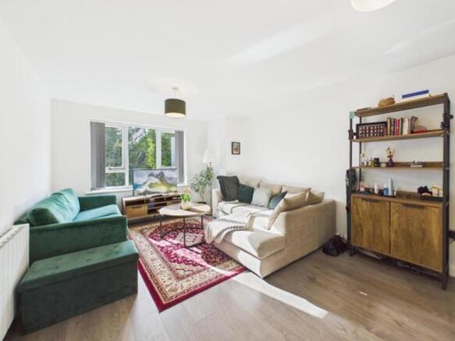 Apartment for sale in Shipley, Bradford
