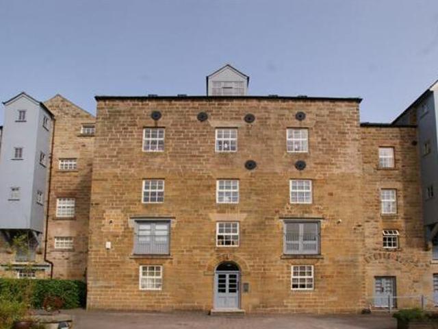House for sale in Froggatt, East Midlands