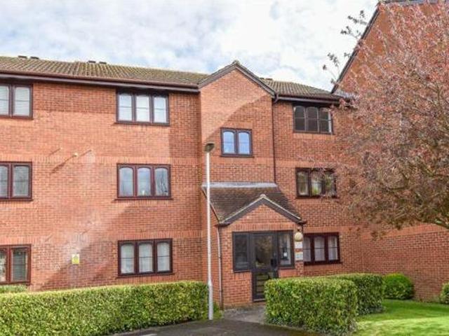 House for sale in Hall Park, Pouchen End