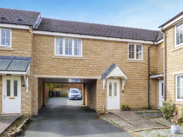House for sale in Cottingley, West Yorkshire