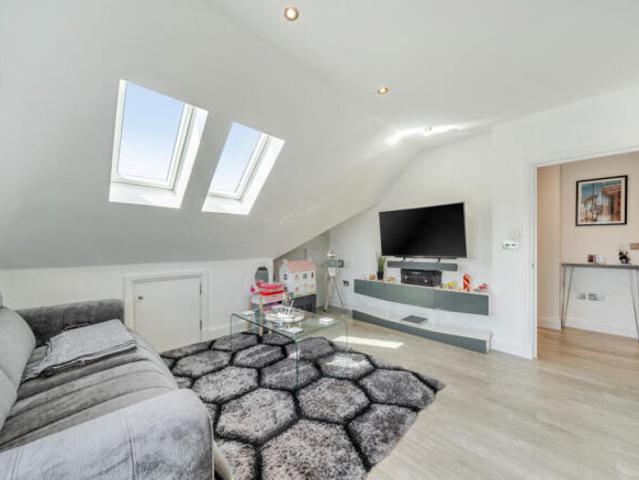 Apartment for sale in Greater London