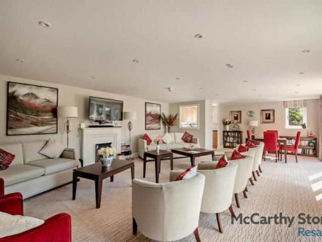 Apartment for sale in Swindon