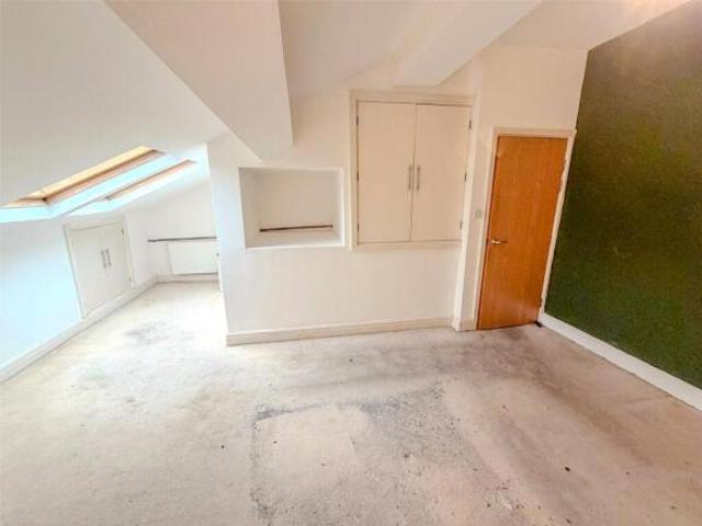 Apartment for sale in Calderstones