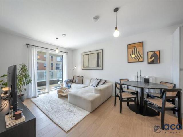Apartment for sale in Edgware, Greater London