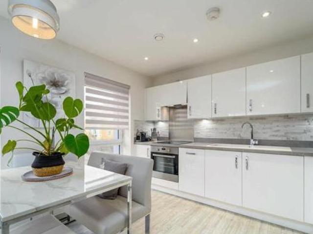 House for sale in Borehamwood, Hertsmere