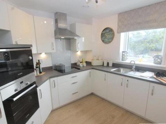 House for sale in Borehamwood, Hertsmere