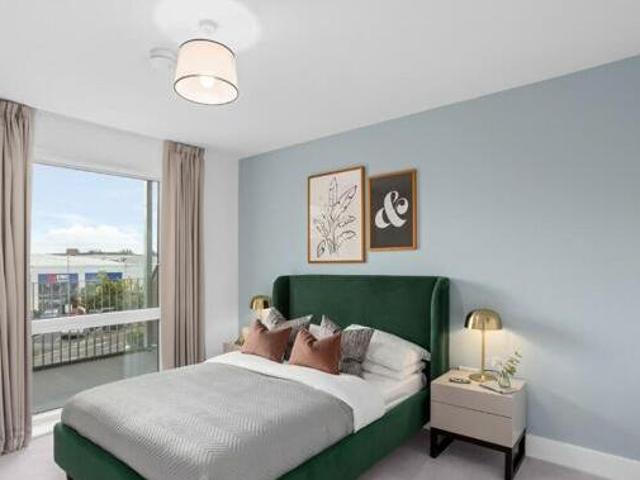 House for sale in Borehamwood, Hertsmere