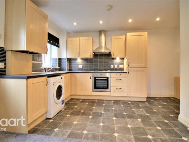 Apartment for sale in Scholemoor, Bradford