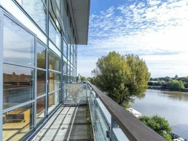 House for sale in Brentford End, Greater London