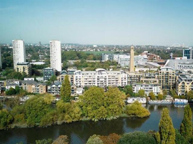 House for sale in Brentford End, Greater London