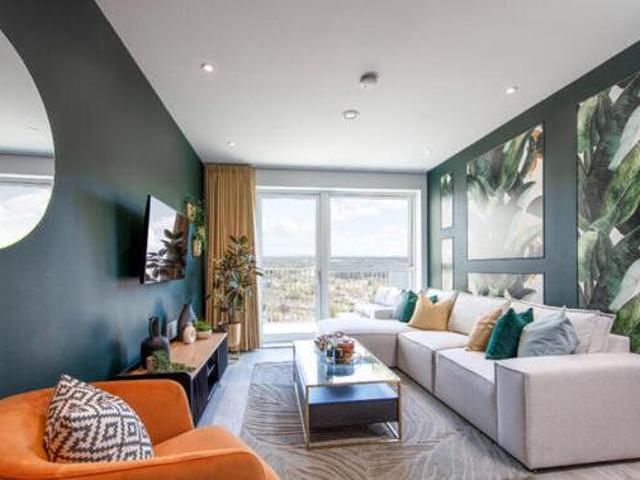 House for sale in Brentford End, Greater London