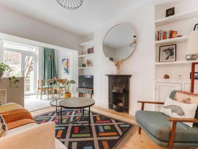 Apartment for sale in South Hackney, Greater London