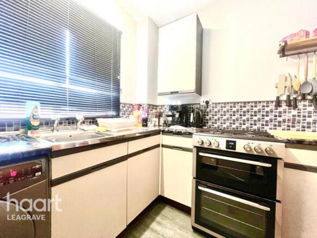 Apartment for sale in Spring Park, Luton