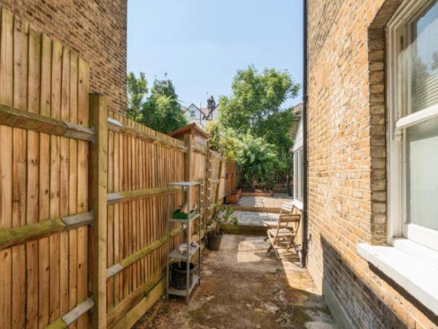 Apartment for sale in Penge, Greater London