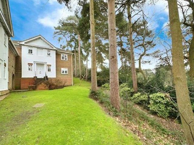 House for sale in Heatherside, Heol-las