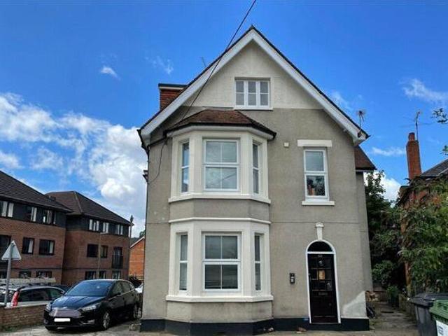 House for sale in Heol-las, Surrey