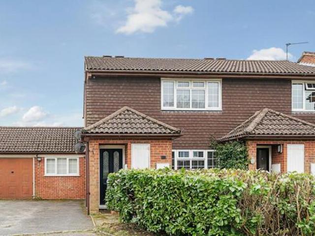 House for sale in Heol-las, Surrey