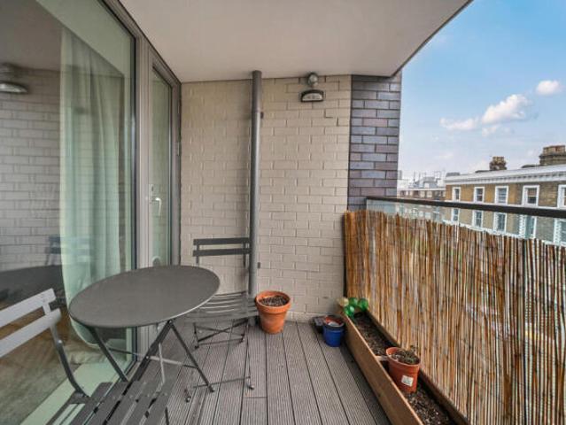 Apartment for sale in Walworth, Greater London