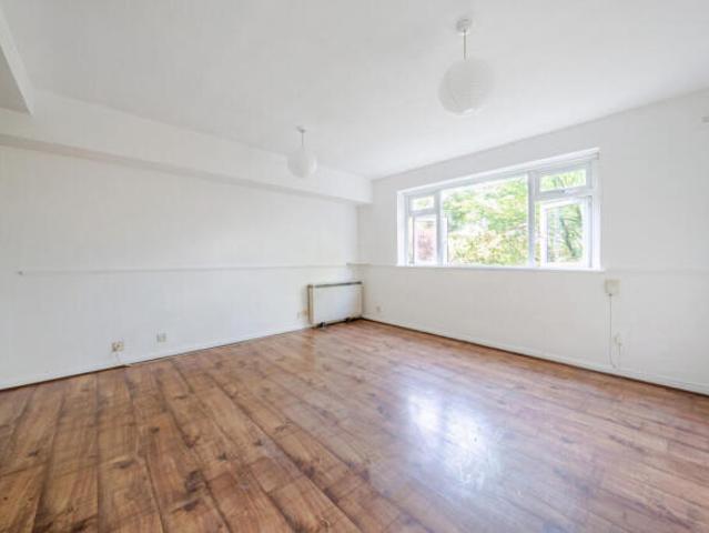 Apartment for sale in London Borough of Lewisham, Greater London
