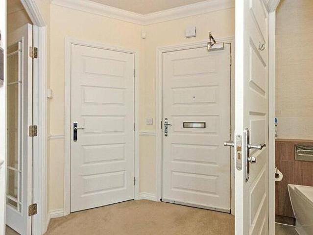 Apartment for sale in Snipeshill, Oad Street