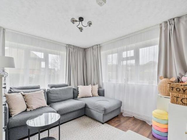 House for sale in Hillview, Surrey