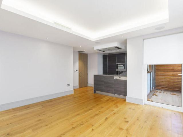 Apartment for sale in St. John's Wood, Greater London