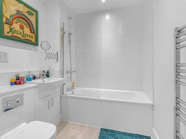 Apartment for sale in Spring Park, Luton