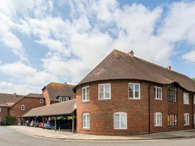 House for sale in Littlecote, West Sussex
