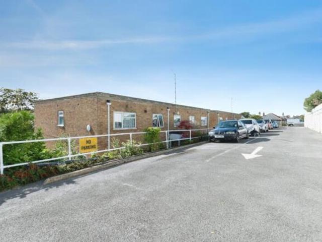 Apartment for sale in Poole, Bournemouth, Christchurch and Poole